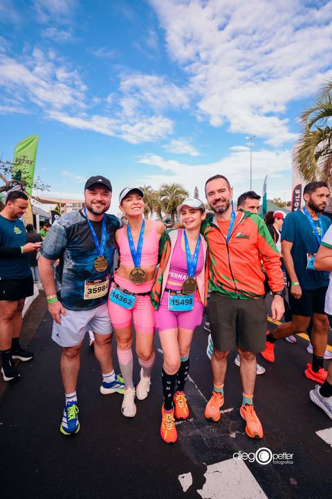 amigos medalhistas na maratona 35984 14362 15498'