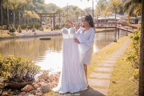 espaço sanctuarium, ensaio pre casamento no espaço sanctuarim, making off da noiva , casamento em belo horizonte, casamento no rio de janeiro, casando em arraial do cabo fotografia de casamento, estudio oliver, casamento em região dos lago , vestido de no'