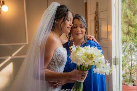 espaço sanctuarium, ensaio pre casamento no espaço sanctuarim, making off da noiva , casamento em belo horizonte, casamento no rio de janeiro, casando em arraial do cabo fotografia de casamento, estudio oliver, casamento em região dos lago , vestido de no'