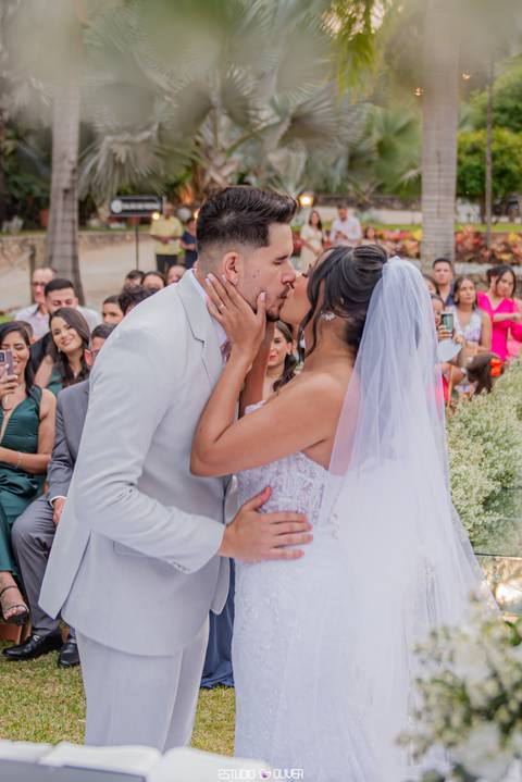 espaço sanctuarium, ensaio pre casamento no espaço sanctuarim, making off da noiva , casamento em belo horizonte, casamento no rio de janeiro, casando em arraial do cabo fotografia de casamento, estudio oliver, casamento em região dos lago , vestido de no'