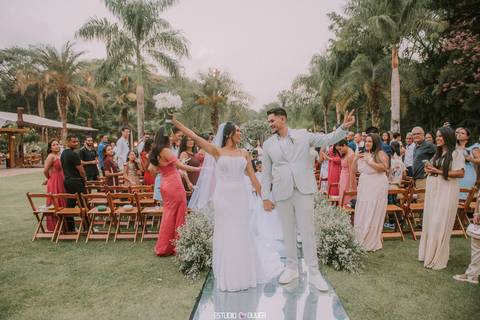 espaço sanctuarium, ensaio pre casamento no espaço sanctuarim, making off da noiva , casamento em belo horizonte, casamento no rio de janeiro, casando em arraial do cabo fotografia de casamento, estudio oliver, casamento em região dos lago , vestido de no'