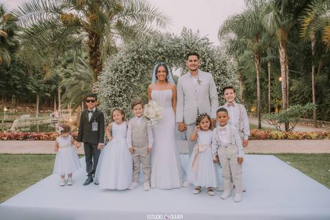 espaço sanctuarium, ensaio pre casamento no espaço sanctuarim, making off da noiva , casamento em belo horizonte, casamento no rio de janeiro, casando em arraial do cabo fotografia de casamento, estudio oliver, casamento em região dos lago , vestido de no'