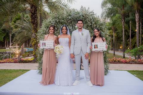 espaço sanctuarium, ensaio pre casamento no espaço sanctuarim, making off da noiva , casamento em belo horizonte, casamento no rio de janeiro, casando em arraial do cabo fotografia de casamento, estudio oliver, casamento em região dos lago , vestido de no'