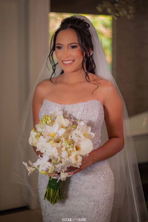 espaço sanctuarium, ensaio pre casamento no espaço sanctuarim, making off da noiva , casamento em belo horizonte, casamento no rio de janeiro, casando em arraial do cabo fotografia de casamento, estudio oliver, casamento em região dos lago , vestido de no'