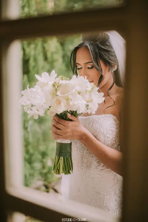 espaço sanctuarium, ensaio pre casamento no espaço sanctuarim, making off da noiva , casamento em belo horizonte, casamento no rio de janeiro, casando em arraial do cabo fotografia de casamento, estudio oliver, casamento em região dos lago , vestido de no'