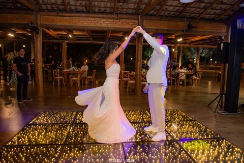 espaço sanctuarium, ensaio pre casamento no espaço sanctuarim, making off da noiva , casamento em belo horizonte, casamento no rio de janeiro, casando em arraial do cabo fotografia de casamento, estudio oliver, casamento em região dos lago , vestido de no'