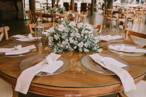 espaço sanctuarium, ensaio pre casamento no espaço sanctuarim, making off da noiva , casamento em belo horizonte, casamento no rio de janeiro, casando em arraial do cabo fotografia de casamento, estudio oliver, casamento em região dos lago , vestido de no'