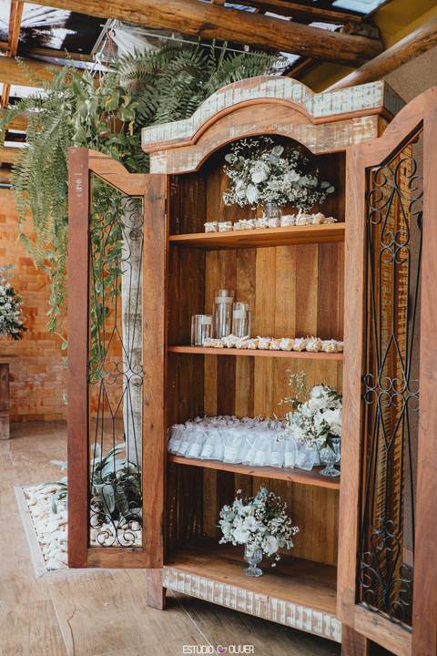 espaço sanctuarium, ensaio pre casamento no espaço sanctuarim, making off da noiva , casamento em belo horizonte, casamento no rio de janeiro, casando em arraial do cabo fotografia de casamento, estudio oliver, casamento em região dos lago , vestido de no'