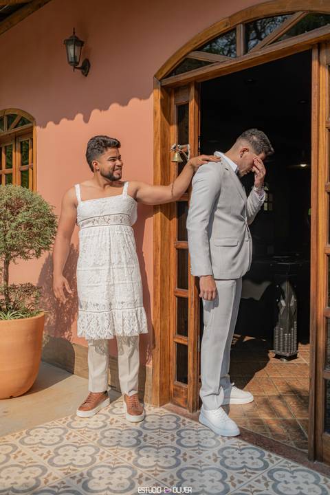 espaço sanctuarium, ensaio pre casamento no espaço sanctuarim, making off da noiva , casamento em belo horizonte, casamento no rio de janeiro, casando em arraial do cabo fotografia de casamento, estudio oliver, casamento em região dos lago , vestido de no'