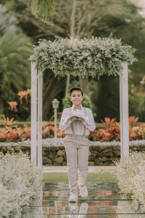 espaço sanctuarium, ensaio pre casamento no espaço sanctuarim, making off da noiva , casamento em belo horizonte, casamento no rio de janeiro, casando em arraial do cabo fotografia de casamento, estudio oliver, casamento em região dos lago , vestido de no'