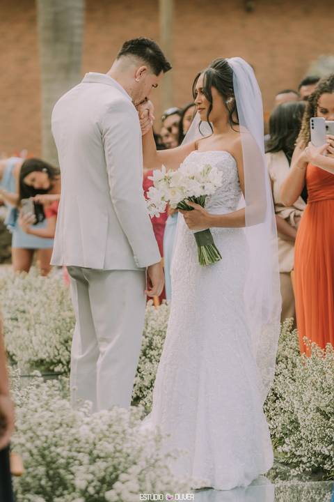 espaço sanctuarium, ensaio pre casamento no espaço sanctuarim, making off da noiva , casamento em belo horizonte, casamento no rio de janeiro, casando em arraial do cabo fotografia de casamento, estudio oliver, casamento em região dos lago , vestido de no'