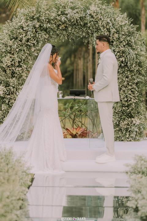 espaço sanctuarium, ensaio pre casamento no espaço sanctuarim, making off da noiva , casamento em belo horizonte, casamento no rio de janeiro, casando em arraial do cabo fotografia de casamento, estudio oliver, casamento em região dos lago , vestido de no'