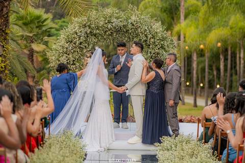 espaço sanctuarium, ensaio pre casamento no espaço sanctuarim, making off da noiva , casamento em belo horizonte, casamento no rio de janeiro, casando em arraial do cabo fotografia de casamento, estudio oliver, casamento em região dos lago , vestido de no'