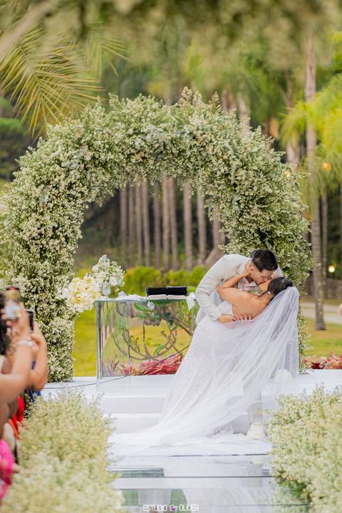 espaço sanctuarium, ensaio pre casamento no espaço sanctuarim, making off da noiva , casamento em belo horizonte, casamento no rio de janeiro, casando em arraial do cabo fotografia de casamento, estudio oliver, casamento em região dos lago , vestido de no'