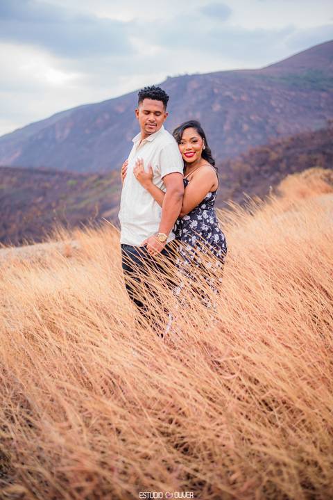 espaço sanctuarium, ensaio pre casamento no espaço sanctuarim, making off da noiva , casamento em belo horizonte, casamento no rio de janeiro, casando em arraial do cabo fotografia de casamento, estudio oliver, casamento em região dos lago , vestido de no'
