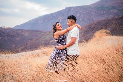 espaço sanctuarium, ensaio pre casamento no espaço sanctuarim, making off da noiva , casamento em belo horizonte, casamento no rio de janeiro, casando em arraial do cabo fotografia de casamento, estudio oliver, casamento em região dos lago , vestido de no'