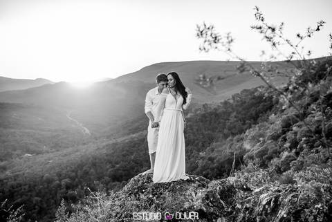 ensaio pre wedding em lavras novas, ensaio em lavras novas, pre casamento em lavras novas, lavras novas, pre wedding, estudio oliver,  oliver fotografia, estudio de fotografia,  poses para fotos pre casamento'