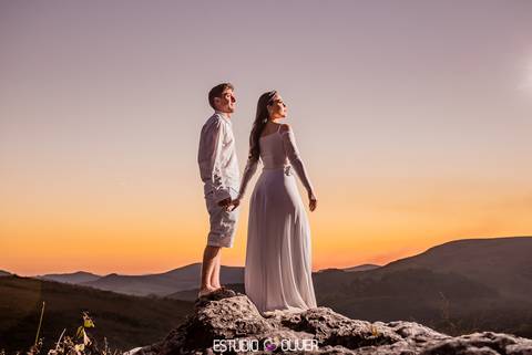 ensaio pre wedding em lavras novas, ensaio em lavras novas, pre casamento em lavras novas, lavras novas, pre wedding, estudio oliver,  oliver fotografia, estudio de fotografia,  poses para fotos pre casamento'