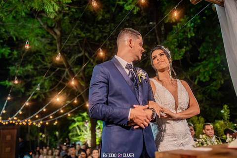 espaço villagio, espaço villagio pampulha, espaço de festa na Pampulha, horizonte, fotografo de casamento em belo horizonte, melhores fotografo de bh,  noiva, casamento em bh , casamento ao ar livre , varal de lampadas'