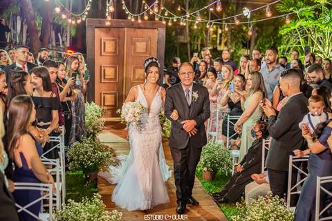 espaço villagio, espaço villagio pampulha, espaço de festa na Pampulha, horizonte, fotografo de casamento em belo horizonte, melhores fotografo de bh,  noiva, casamento em bh , casamento ao ar livre , varal de lampadas'