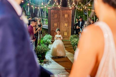 espaço villagio, espaço villagio pampulha, espaço de festa na Pampulha, horizonte, fotografo de casamento em belo horizonte, melhores fotografo de bh,  noiva, casamento em bh , casamento ao ar livre , varal de lampadas'