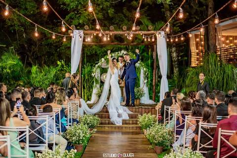 espaço villagio, espaço villagio pampulha, espaço de festa na Pampulha, horizonte, fotografo de casamento em belo horizonte, melhores fotografo de bh,  noiva, casamento em bh , casamento ao ar livre , varal de lampadas'