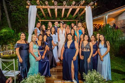 espaço villagio, espaço villagio pampulha, espaço de festa na Pampulha, horizonte, fotografo de casamento em belo horizonte, melhores fotografo de bh,  noiva, casamento em bh , casamento ao ar livre , varal de lampadas, fotos com madrinhas '
