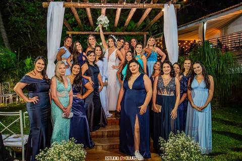 espaço villagio, espaço villagio pampulha, espaço de festa na Pampulha, horizonte, fotografo de casamento em belo horizonte, melhores fotografo de bh,  noiva, casamento em bh , casamento ao ar livre , varal de lampadas, fotos com madrinhas '
