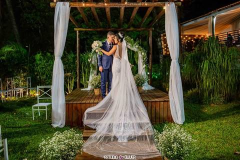 espaço villagio, espaço villagio pampulha, espaço de festa na Pampulha, horizonte, fotografo de casamento em belo horizonte, melhores fotografo de bh,  noiva, casamento em bh , casamento ao ar livre , varal de lampadas'