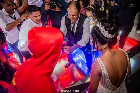 espaço villagio, espaço villagio pampulha, espaço de festa na Pampulha, horizonte, fotografo de casamento em belo horizonte, melhores fotografo de bh,  boate, pista de led, pista de dança de led, la casa de papel em casamento,'