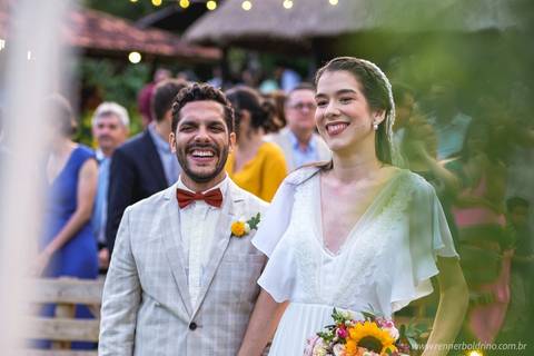 noivos sorrindo'