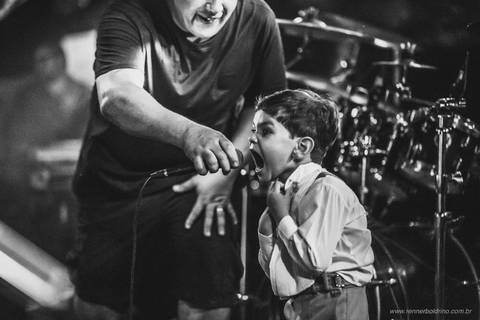 pajem cantando rock'