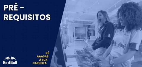 Banner do programa de estágio Red Bull Brasil 2024 com duas estagiárias sorrindo e se divertindo enquanto jogam um fliperama no ambiente descontraído da sede em São Paulo.'