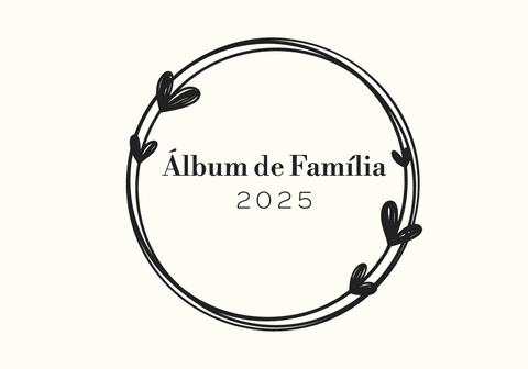 Capa de álbum minimalista com fundo branco e círculo preto central, exibindo o título 'Álbum de Família 2025' em preto no meio'