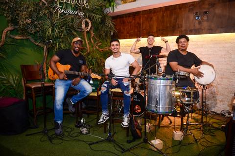 Foto da banda de pagode que animou a Confraternização Plurix no Boteco Parō!. (Boteco Parō!, Evento Corporativo, Fotos Bruno Arita)'