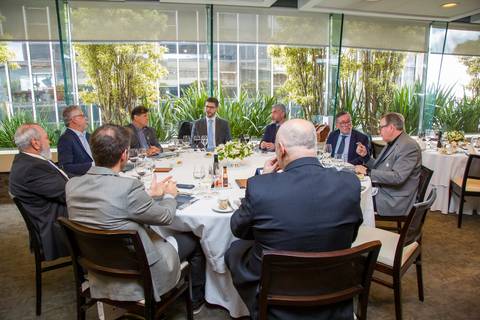Almoço executivo de encerramento dos 25 anos da ANDIPA com diretores reunidos em mesa redonda na FIESP. Foto por Bruno Arita.'
