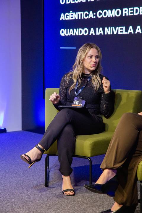 Palestrante Executivo: Apresentação corporativa sobre liderança e inovação em marketing na era da IA em São Paulo. Foto por Bruno Arita.'