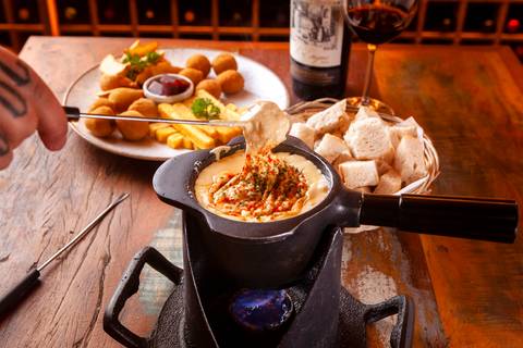 foto fondue queijo'