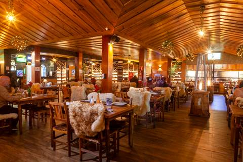 Fotografia salão restaurante'