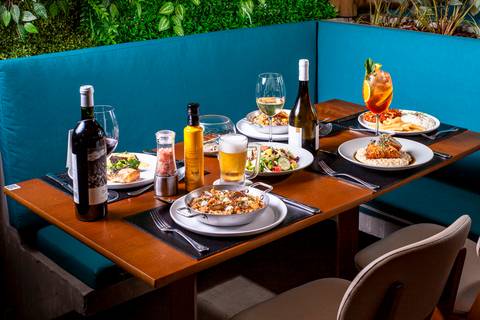 Foto mesa restaurante'