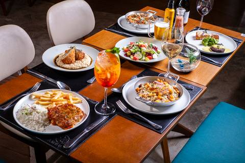 Foto mesa posta restaurante'