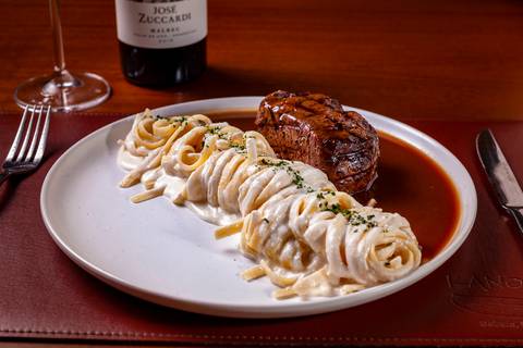 foto alimento spaghett com carne'