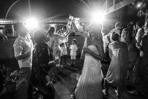 noiva na pista de dança'