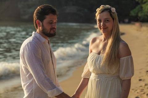 Ensaio Pré Wedding, Erika e Renan. Nascer do sol, Praia do Félix, Ubatuba, SP'