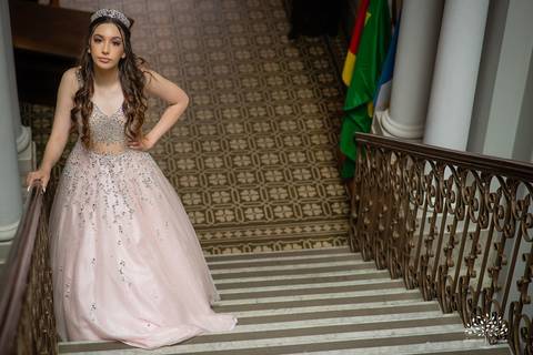 Julia - Julia 15 anos - 15 Anos - Quinze Anos - Ensaio Externo - Debutante - Biblioteca Pública de Pelotas - Porto de Pelotas - Parque Una - Família - Luz - Antonio Rocha Fotografias - Antonio Rocha - @antoniorochafotografias '