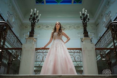 Julia - Julia 15 anos - 15 Anos - Quinze Anos - Ensaio Externo - Debutante - Biblioteca Pública de Pelotas - Porto de Pelotas - Parque Una- Família - Luz - Antonio Rocha Fotografias - Antonio Rocha - @antoniorochafotografias '