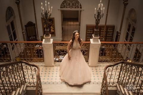 Julia - Julia 15 anos - 15 Anos - Quinze Anos - Ensaio Externo - Debutante - Biblioteca Pública de Pelotas - Porto de Pelotas - Parque Una- Família - Luz - Antonio Rocha Fotografias - Antonio Rocha - @antoniorochafotografias '