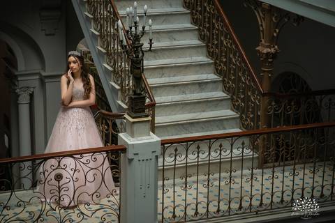 Julia - Julia 15 anos - 15 Anos - Quinze Anos - Ensaio Externo - Debutante - Biblioteca Pública de Pelotas - Porto de Pelotas - Parque Una- Família - Luz - Antonio Rocha Fotografias - Antonio Rocha - @antoniorochafotografias '