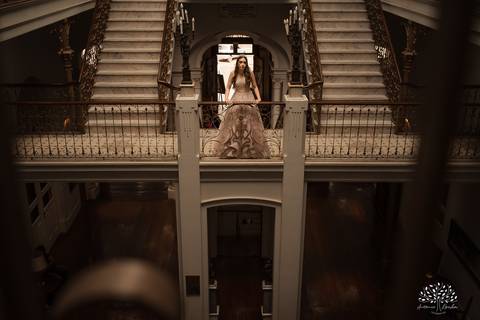 Julia - Julia 15 anos - 15 Anos - Quinze Anos - Ensaio Externo - Debutante - Biblioteca Pública de Pelotas - Porto de Pelotas - Parque Una- Família - Luz - Antonio Rocha Fotografias - Antonio Rocha - @antoniorochafotografias '