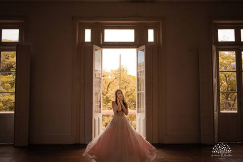 Julia - Julia 15 anos - 15 Anos - Quinze Anos - Ensaio Externo - Debutante - Biblioteca Pública de Pelotas - Porto de Pelotas - Parque Una- Família - Luz - Antonio Rocha Fotografias - Antonio Rocha - @antoniorochafotografias '